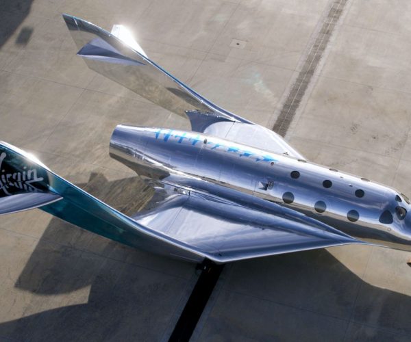 Virgin Galactic công bố mẫu máy bay vũ trụ mới