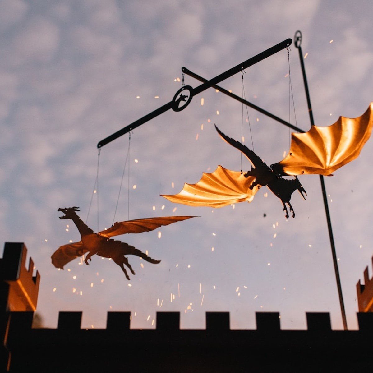 Campfire Flyers: Những con rồng bay bằng lửa đưa nghệ thuật chuyển động học lên một tầm cao mới