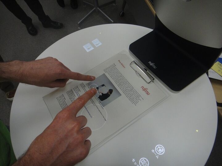 Giao diện màn hình cảm ứng thế hệ tiếp theo từ Fujitsu Laboratories