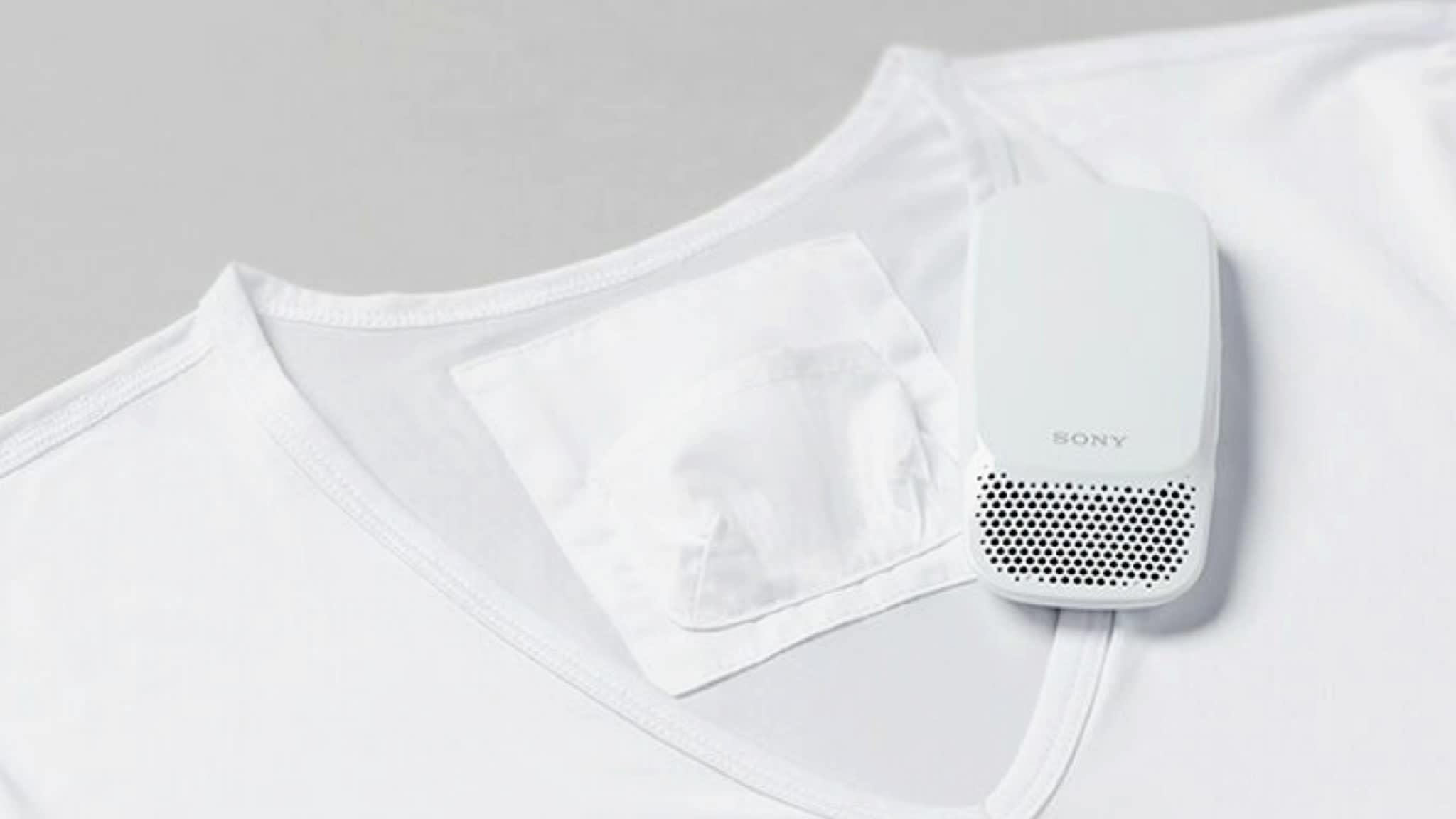 Reon Pocket : Chiếc điều hòa gắn áo từ Nhật Bản sẽ giúp bạn không còn cảm giác nóng quanh cổ