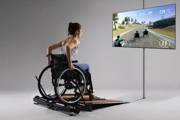 Wheely-X cho phép người dùng xe lăn tập thể dục ngay tại chỗ