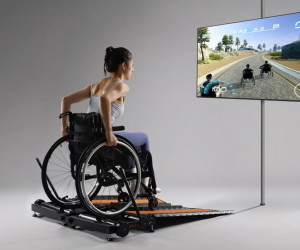 Wheely-X cho phép người dùng xe lăn tập thể dục ngay tại chỗ